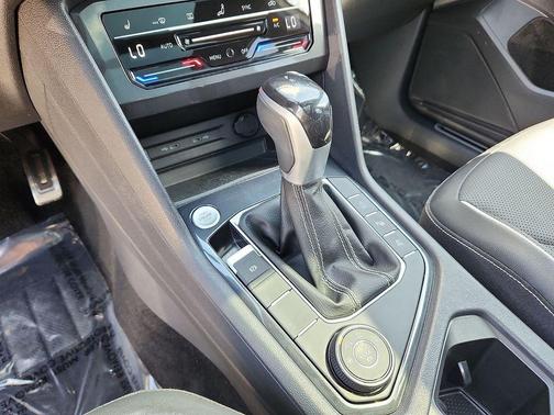 2022 Volkswagen Tiguan 2.0T SEL R-Line 4MOTION