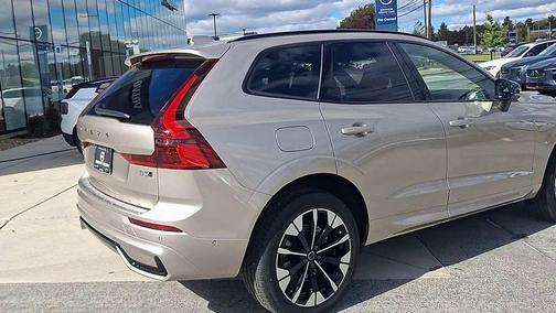 2026 Volvo XC60 B5 Plus