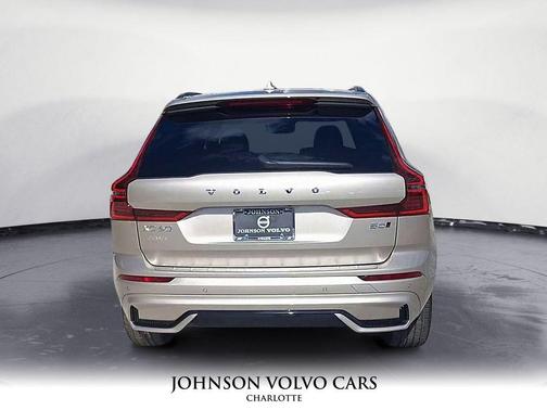 2026 Volvo XC60 B5 Plus