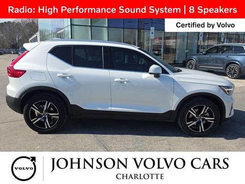 2025 Volvo XC40 B5 Core Bright Theme