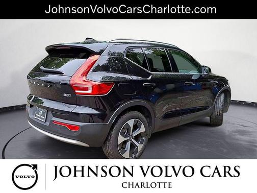 2025 Volvo XC40 B5 Core Bright Theme