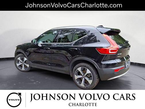 2025 Volvo XC40 B5 Core Bright Theme