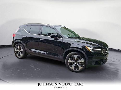 2025 Volvo XC40 B5 Core Bright Theme
