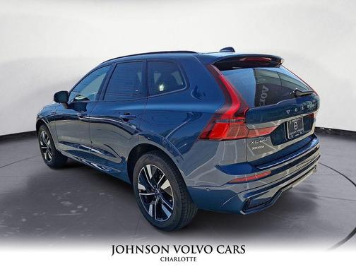 2026 Volvo XC40 B5 Ultra Black Edition