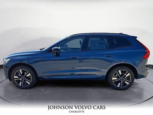 2026 Volvo XC40 B5 Ultra Black Edition
