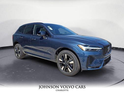 2026 Volvo XC40 B5 Ultra Black Edition