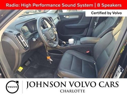 2025 Volvo XC40 B5 Core Bright Theme