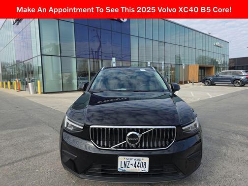 2025 Volvo XC40 B5 Core Bright Theme