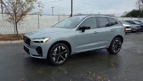 2026 Volvo XC60 B5 Plus