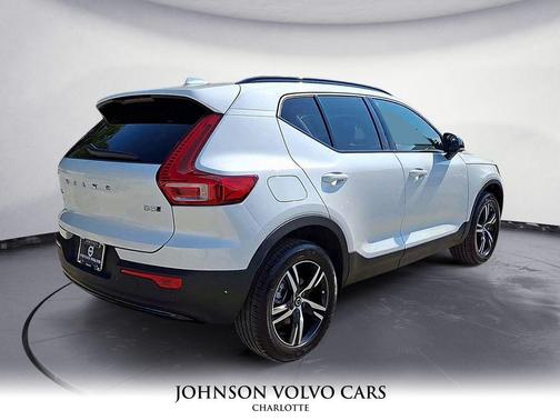 2026 Volvo XC40 B5 Core