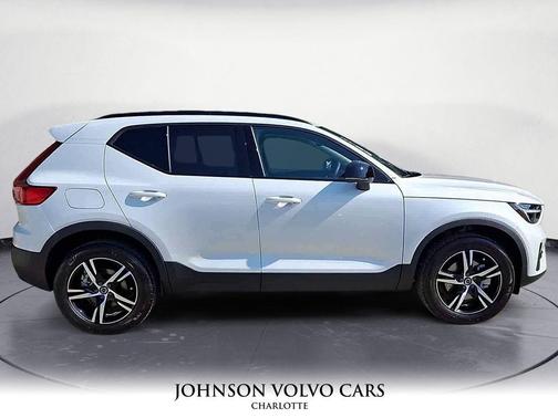 2026 Volvo XC40 B5 Core
