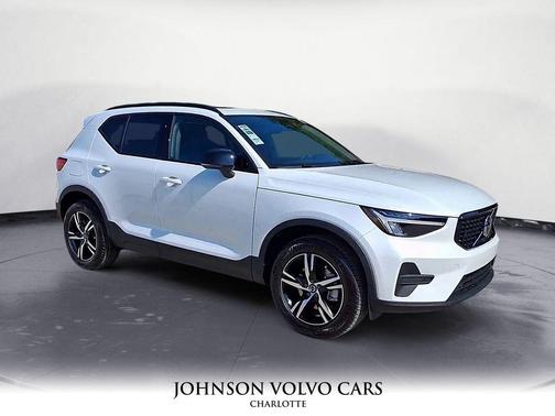 2026 Volvo XC40 B5 Core