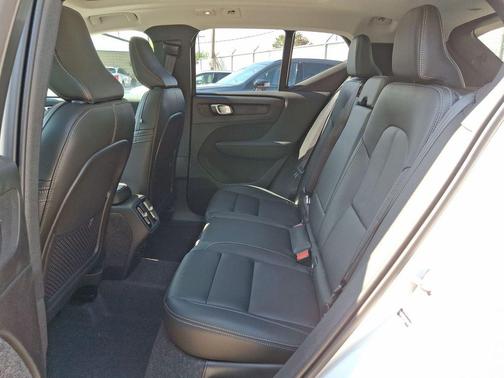 2026 Volvo XC40 B5 Core