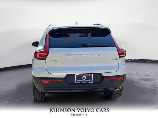 2026 Volvo XC40 B5 Core