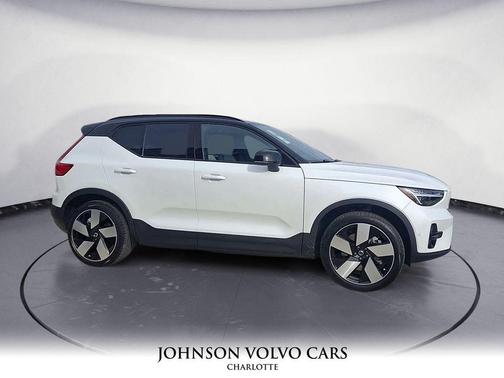 2026 Volvo EX40 Single Motor Extended Range Plus