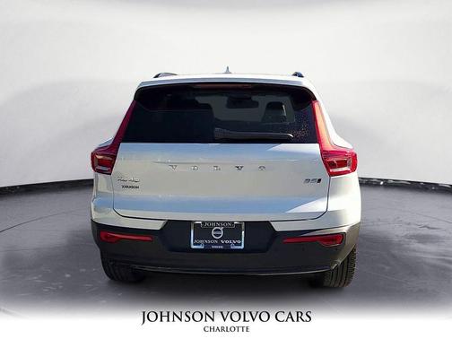 2026 Volvo XC40 B5 Plus