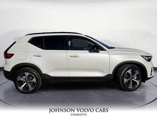 2026 Volvo XC40 B5 Plus