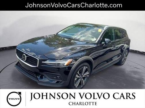 2024 Volvo V60 Cross Country B5 Plus