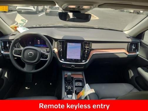 2024 Volvo V60 Cross Country B5 Plus