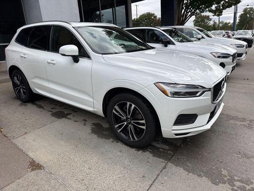 2020 Volvo XC60 T6 Momentum