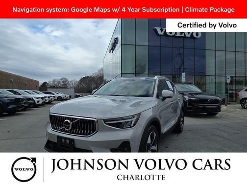 2025 Volvo XC40 B5 Plus Bright Theme
