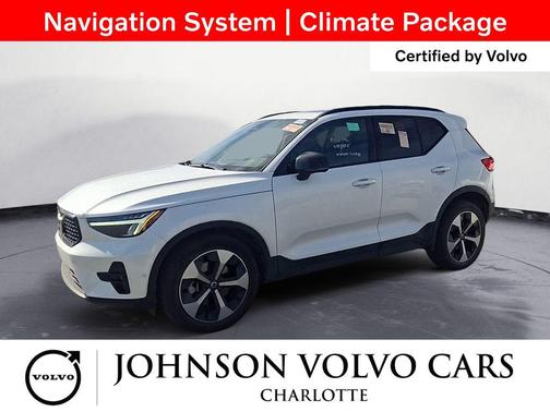 2025 Volvo XC40 B5 Plus Dark Theme