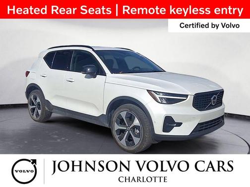 2025 Volvo XC40 B5 Plus Dark Theme