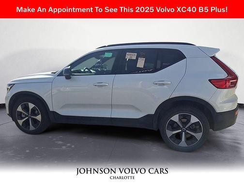 2025 Volvo XC40 B5 Plus Dark Theme