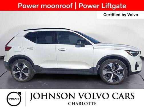 2025 Volvo XC40 B5 Plus Dark Theme