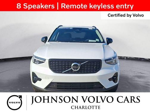 2025 Volvo XC40 B5 Plus Dark Theme