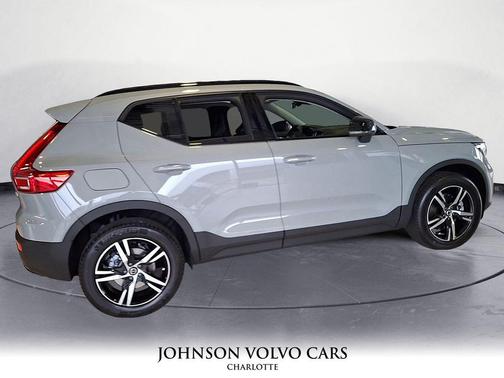 2026 Volvo XC40 B5 Core