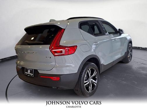 2026 Volvo XC40 B5 Core