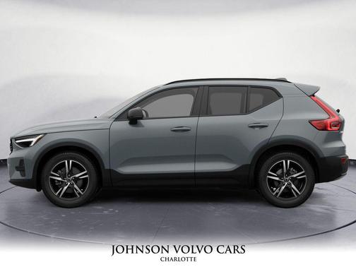 2026 Volvo XC40 B5 Core