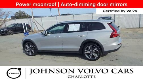 2025 Volvo V60 Cross Country B5 Plus