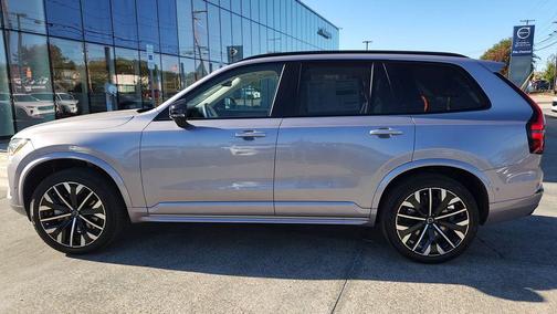 2026 Volvo XC90 B6 Ultra Dark Theme 7-Seater