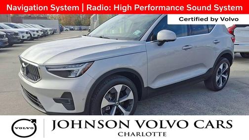 2025 Volvo XC40 B5 Plus Bright Theme