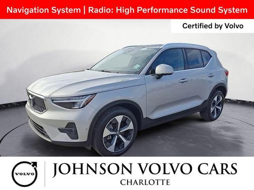 2025 Volvo XC40 B5 Plus Bright Theme