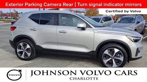 2025 Volvo XC40 B5 Plus Bright Theme