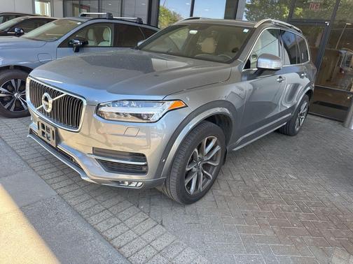 Gray Metallic 2017 Volvo XC90 T5 Momentum