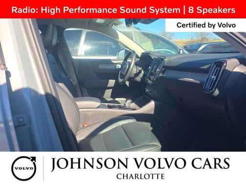 2025 Volvo XC40 B5 Plus Bright Theme