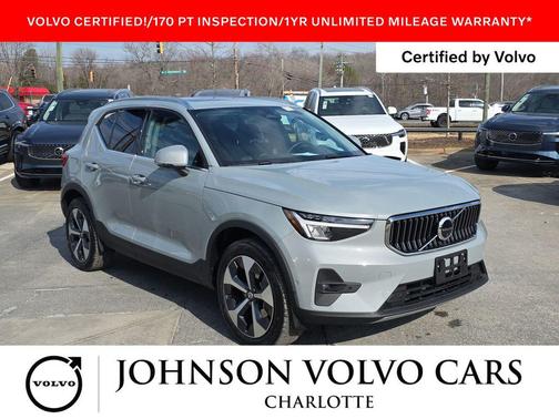2025 Volvo XC40 B5 Plus Bright Theme