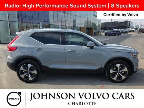 2025 Volvo XC40 B5 Plus Bright Theme