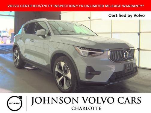 2025 Volvo XC40 B5 Plus Bright Theme