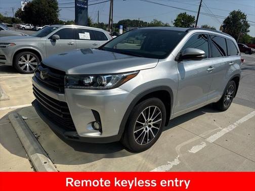 2017 Toyota Highlander SE