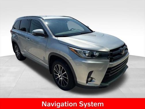 2017 Toyota Highlander SE