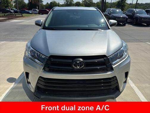 2017 Toyota Highlander SE