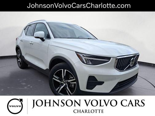 2025 Volvo XC40 B5 Core Bright Theme