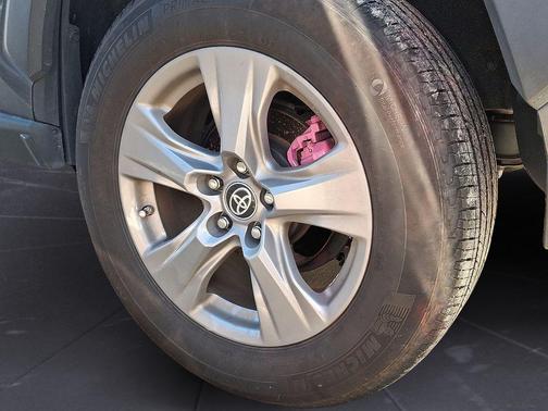 2023 Toyota RAV4 Hybrid LE