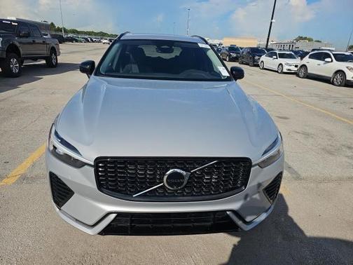 2025 Volvo XC60 Plus