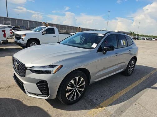 2025 Volvo XC60 Plus